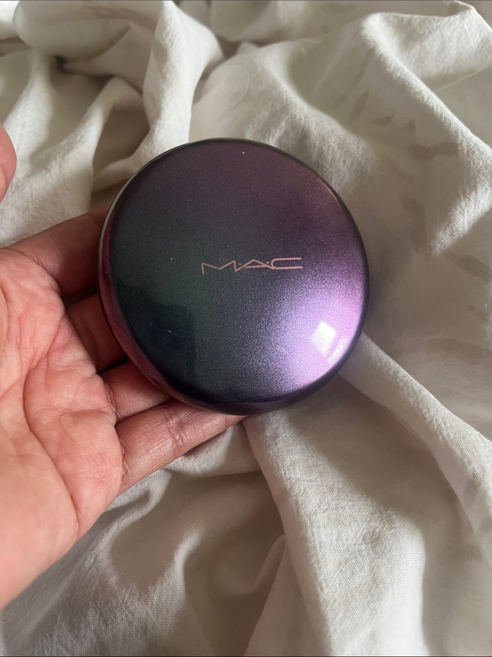 MAC Pearlmatte Face Powder Mother O’ Pearl *RARE* - Picture 2 of 4
